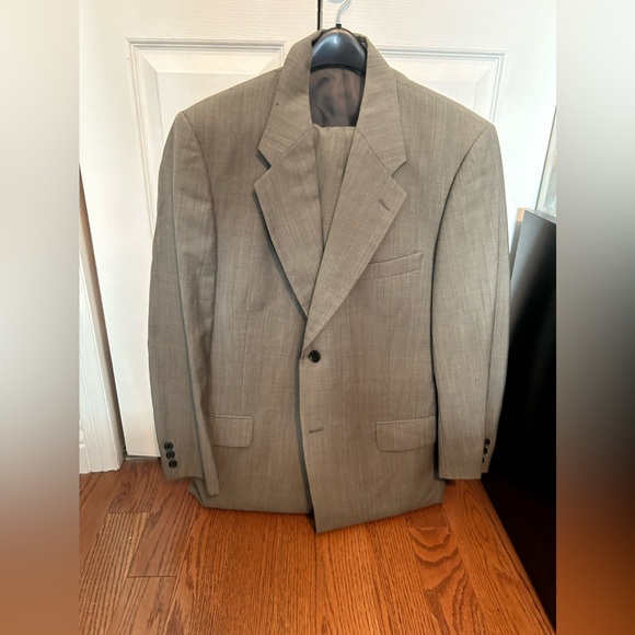 Men’s Tip Top Wool Suit 44 pants 38 blazer with pleats and 1 inch cuff - Picture 1 of 5